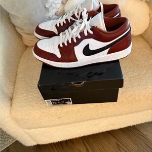 Nike Men's Red and White Sneakers